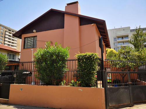 Hermosa Casa En Ñuñoa , Excelente Barrio