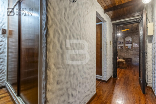 Casa De 6 Ambientes Con Cochera, Patio Y Terraza En Venta En Colegiales