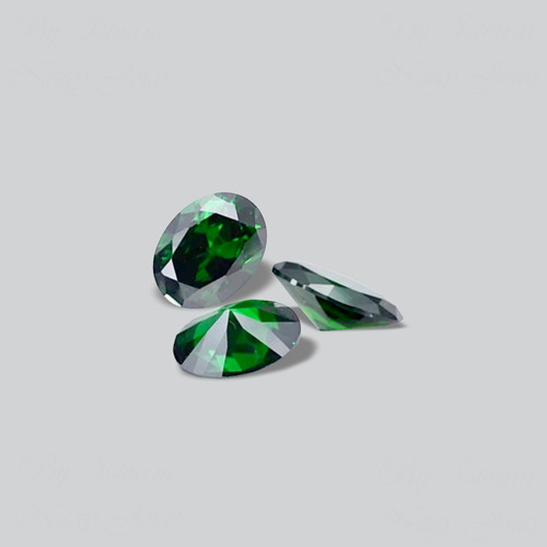 Belíssima E Enorme Esmeralda Limpa Oval 12x16mm / 7.6cts