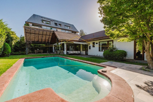 Fabulosa Casa En Privilegiado Sector - Jardin Del Este