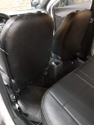 Imagen 6 de 6 de Funda Cuerina Premium Centro Perforado Toyota Yaris -carfun-