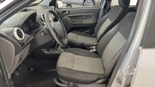Ford Fiesta 1.6 ROCAM HATCH 8V FLEX 4P MANUAL