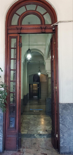 Imagen 14 de 17 de Venta - Apartamento Frente A Presidencia - Todo Reciclado