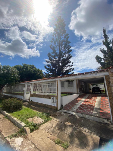 Bonita Casa En Urbanización La Querencia, Puerto Ordaz