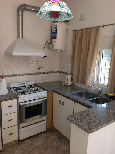 Imagen 6 de 10 de Las Grutas Monoambiente Por Día Para 3 Personas