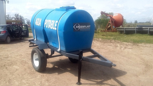 Imagen 5 de 8 de Acoplado Tanque 2.000 Ltrs Argenplast