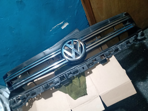 Parrilla Delantera Volkswagen Tiguan 2015-2016 C/detalles