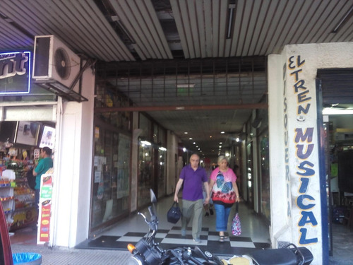 Imagen 1 de 10 de Local Frente A Estacion Galeria Cosmos A Mts De Cuzco
