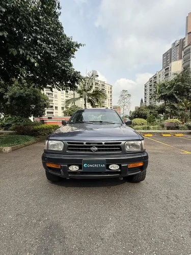 Nissan Pathfinder Std