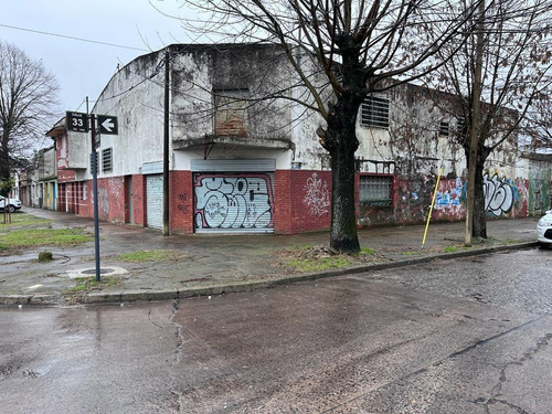 Imagen 4 de 10 de Amplio Galpón En Alquiler