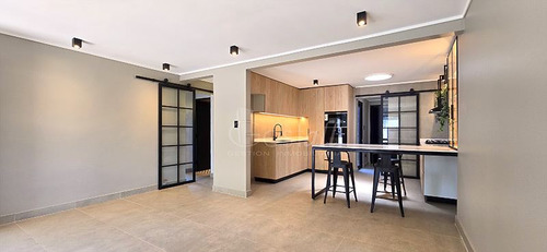 Casa En Venta De 3 Dorm. En Las Condes