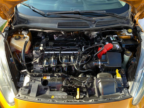 Imagen 6 de 13 de Ford Fiesta 1.6 Se Sedan Mt 2016