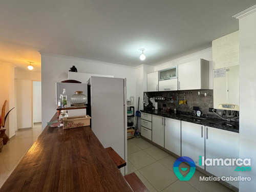 Departamento A La Venta En El Centro De Carlos Paz De 2 Dormitorios 2 Cocheras Y Pileta