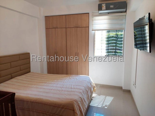 Maribel Morillo Asesor Inmobiliario De Rentahouse Vende; Lindo Apartamento; Situado En Planta Baja; Posee 2 Hab.2 Baños; Queda Amoblado; Conjunto Privado Ubicado Cerca Avda. La Ribereña; Cabudare Lara