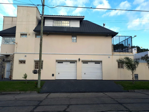 Imagen 2 de 30 de Importante Casa 6 Ambientes En Berazategui