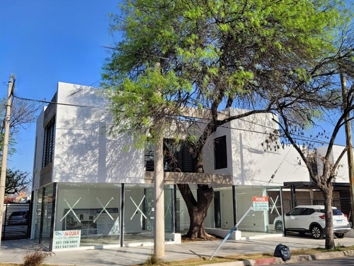 Local Esquina En Planta Baja Con 2 Baños