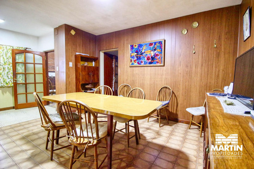 Casa En Venta 5 Amb Con Patio En Victoria