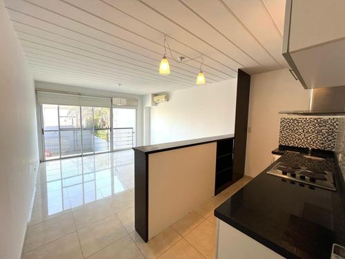 Departamento De 2 Ambientes En Venta, En Martínez