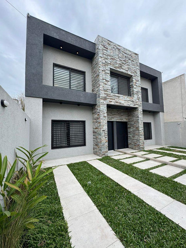 Dúplex En Venta De 3 Dormitorios En Don Torcuato Oeste