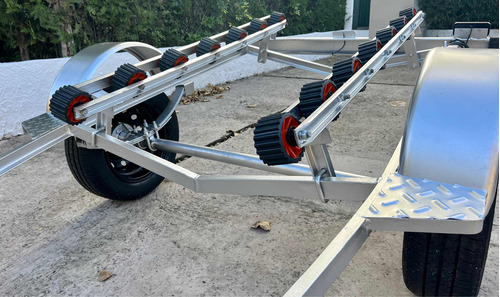 Imagen 6 de 24 de Trailer Moto De Agua