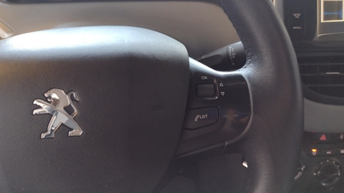 Peugeot 208 1.5 Allure Touchscreen - 128258 - C(p)