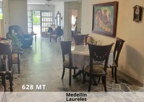 Venta Casa: ¡vive O Invierte En Una Ubicación Privilegiada De Laureles!