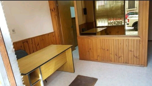 Local Comercial. 2 Ambientes Y Baño.
