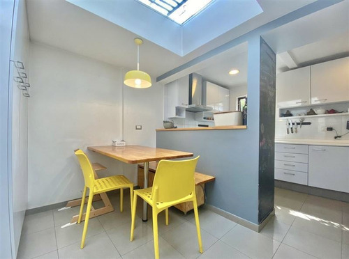 Casa En Venta De 3 Dorm. En Vitacura