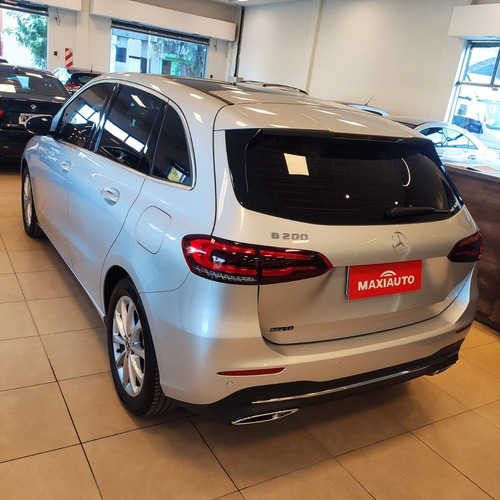 Imagen 5 de 12 de Mercedes Benz B200 Progressive