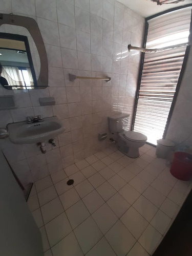 Imagen 11 de 14 de Oficina En Venta Av. Bolivar