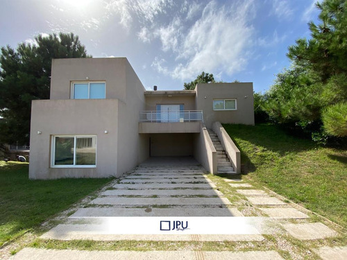 Casa En Venta Costa Esmeralda 4 Ambientes Ecuestre