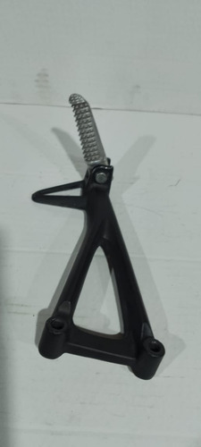 Base Posapie Trasero Izquierdo Yamaha R 15 V4 2023 Negro (Usado)