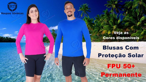 camisa com protetor solar para praia