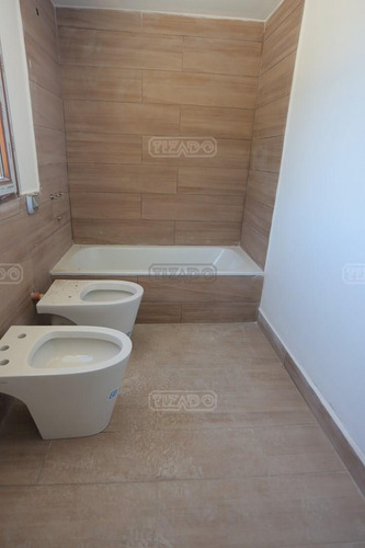 Departamento En Venta Ubicado En Centro De Bariloche, Bariloche
