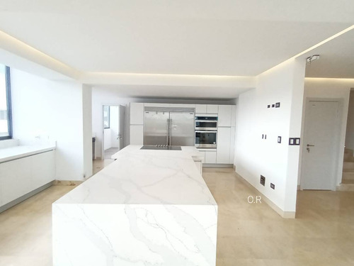 Imagen 4 de 28 de Leal Pérez Vende Penthouse Duplex En Sabana Larga Sevilla Real Torre A