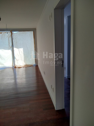 Imagem 17 de 29 de Casa Alto Padrão A Venda Em Brusque/sc - 1812