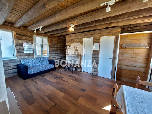 Cabaña En Venta, Piriápolis. Padrón Único. Posibilidad De Financiación