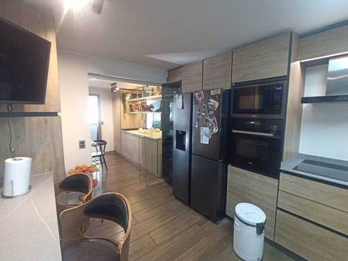 Vende Casa Remodelada En Barrio Ingles (68685)