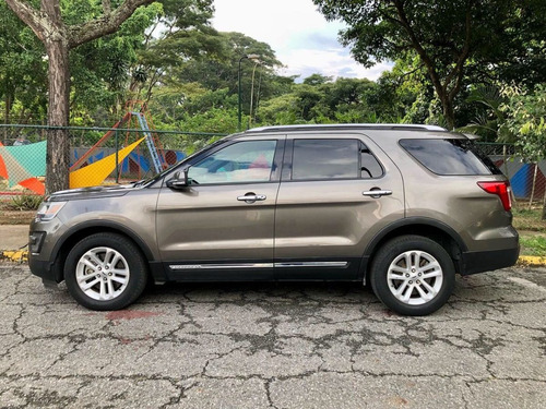 Imagen 3 de 10 de Ford Explorer