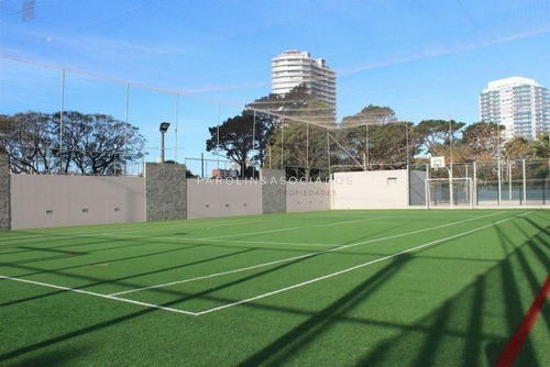 Imagen 7 de 8 de Departamento De 2 Dormitorios Miami Boulevard, Mansa, Punta Del Este