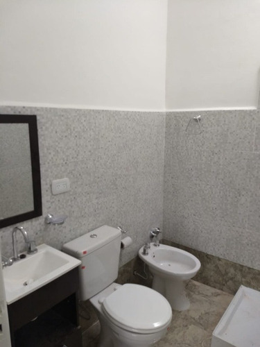 Imagen 8 de 14 de Casa Ph En Venta En Moron Sur