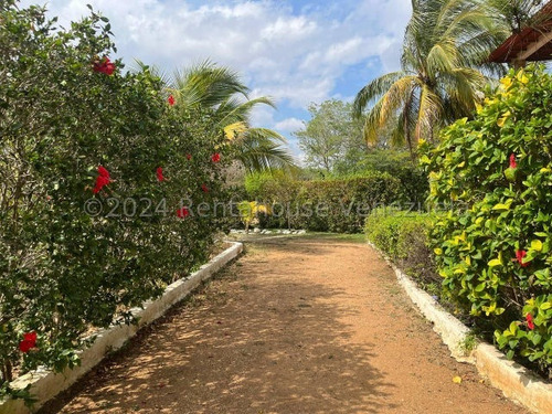 Mayra Lara Rah Vende Amplia Y Bella Casa Campestre En Conjunto Privado, El Manzano, Son 4.197mts2, 3 Hab., 4 Baños, Anexo Para El Servicio, Piscina, Tanque Subterráneo Con Bombas E Hidroneumático