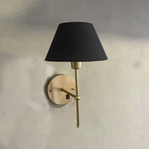 Arandela Parede Colonial Com Interruptor Na Base E Cupula Estrutura Dourado Com Preto 127/220v