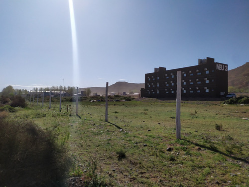 Terreno En Añelo 4500m2 Con Escritura! Ingresando Al Pueblo. Apto Desarrollo Con Servicios. Para Base O Loteo. Vaca Muerta. Precio Inmejorable!