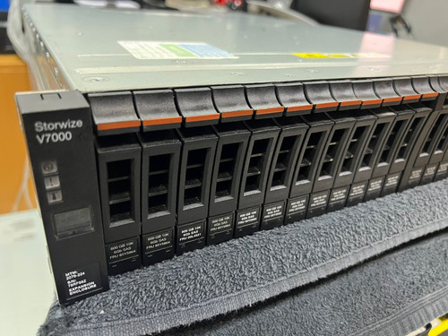 Gabinete De Expansão Ibm V7000 24 X 600gb Sas 10k Ibm (Usado)