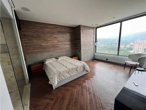 Vendo Apartamento Triplex En El Poblado, San Lucas