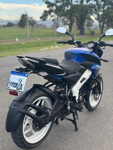 Rouser Ns 200
