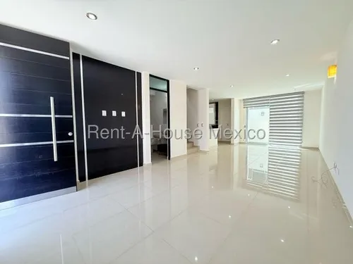 Casa En Renta En Zakia Querétaro. Sr