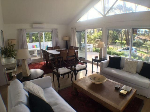 Casa En Venta De 4 Dormitorios En Montoya
