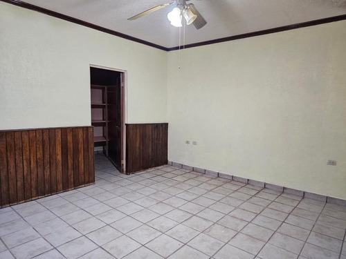 Bodega En Renta Con Oficinas/casa Incluida En Col. San Agustín Torreón Coah.